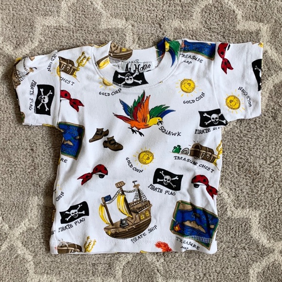 NWT At home ‘pirates’ short sleeve/shorts pajamas - Picture 2 of 3